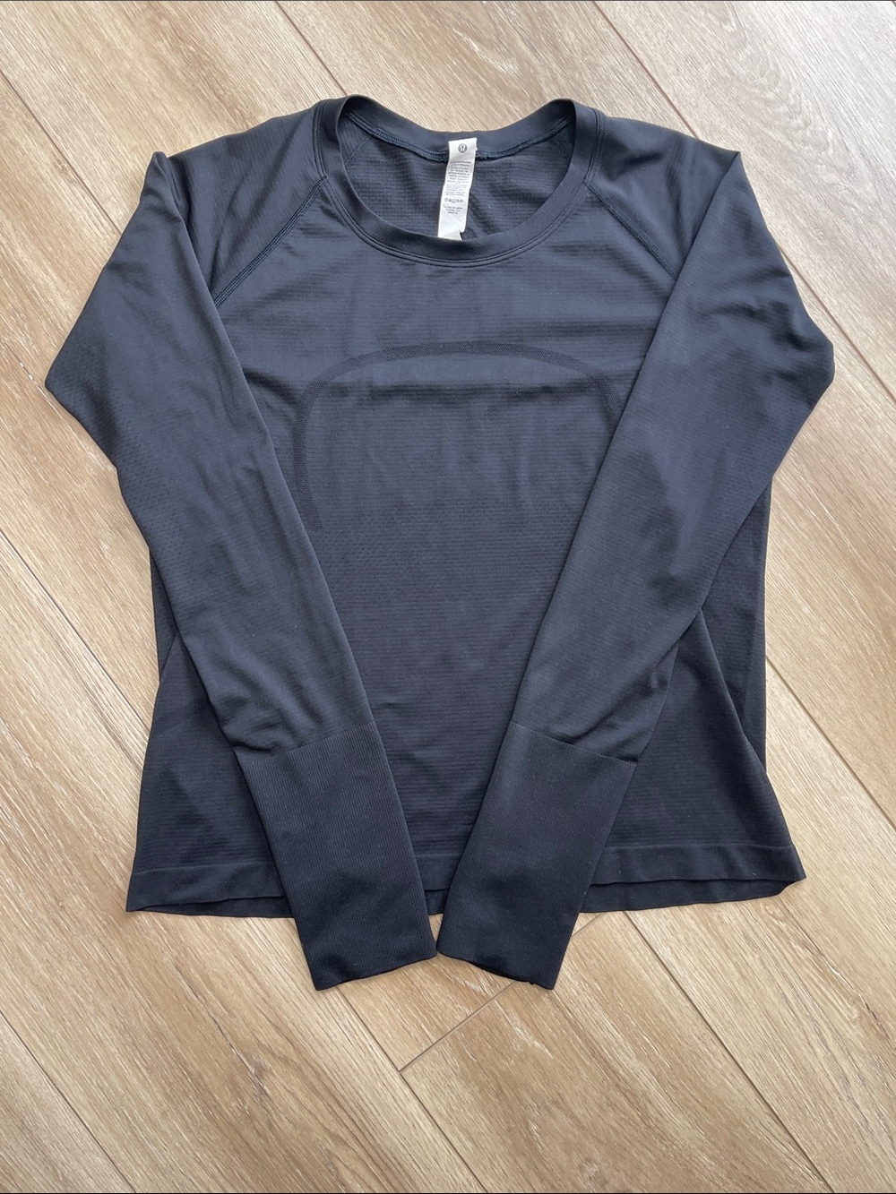 Lululemon swiftly tech Black Long-Sleeve Crew Top size 12